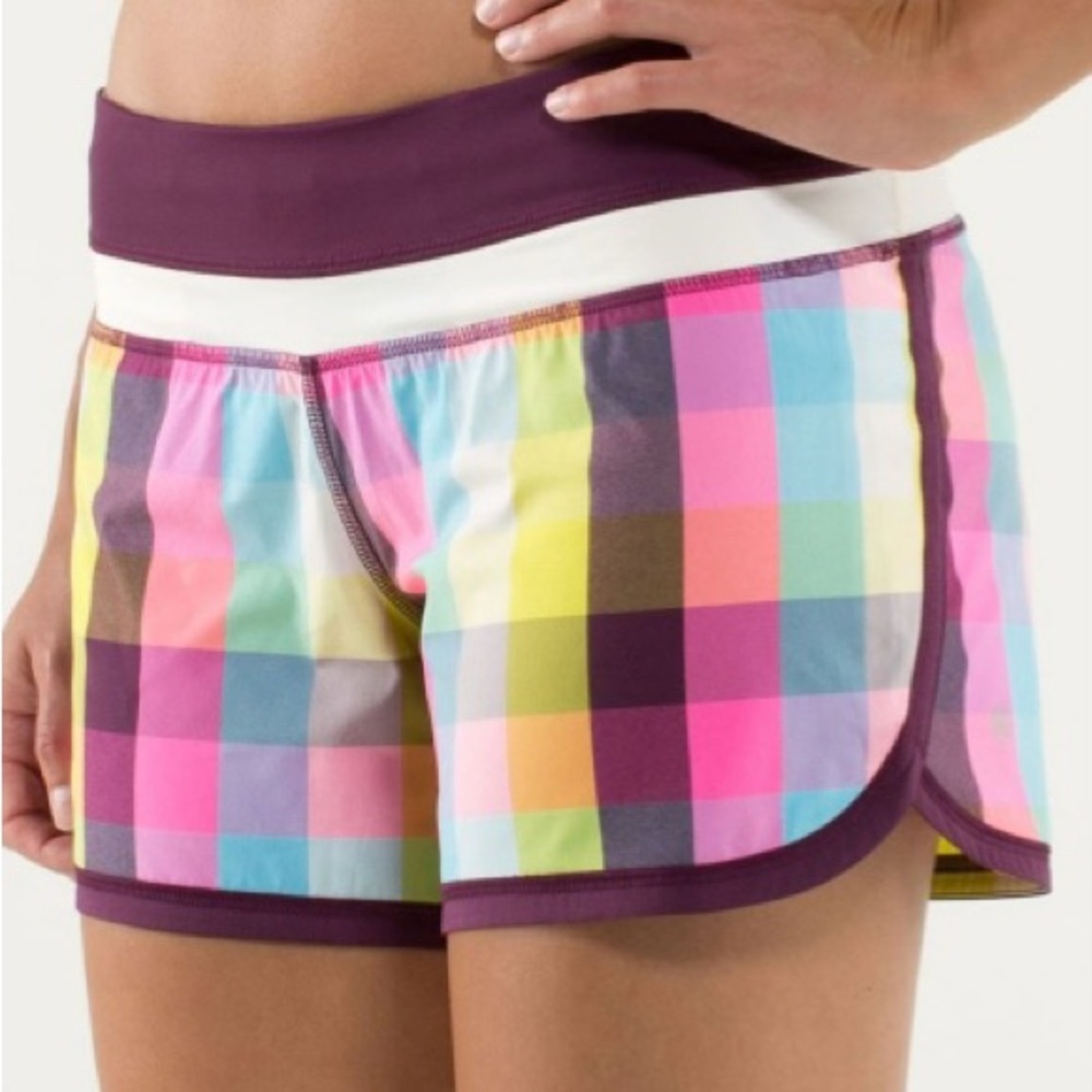 Lululemon Women’s Groovy Run Shorts Plaid Multicolor Size M - Picture 4 of 15